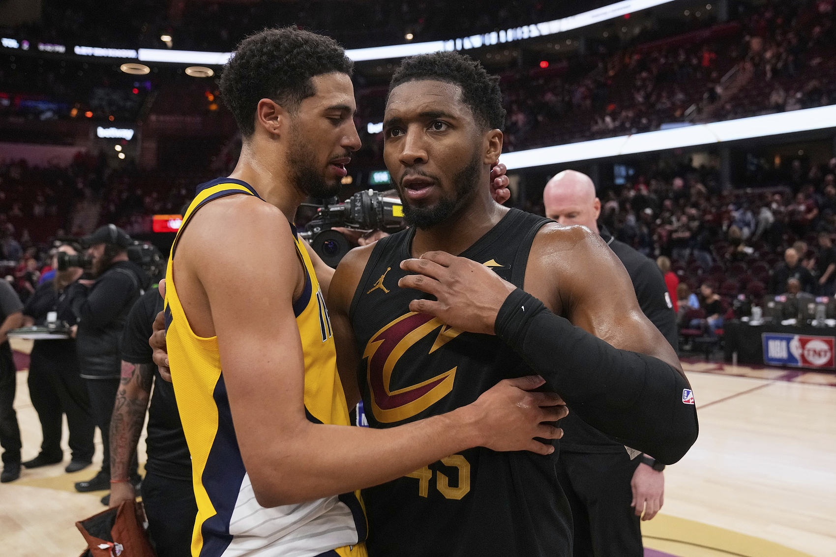 波普:米切尔还不是超级巨星 对哈利伯顿我也还不确定