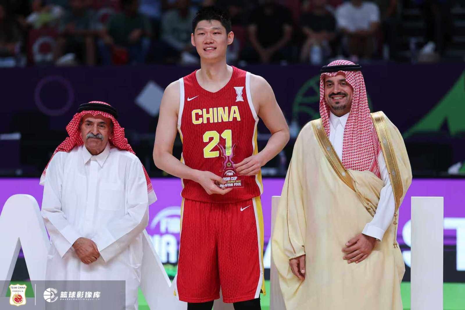 媒体人:胡金秋的护筐不够好 但他在进攻端的表现实在耀眼